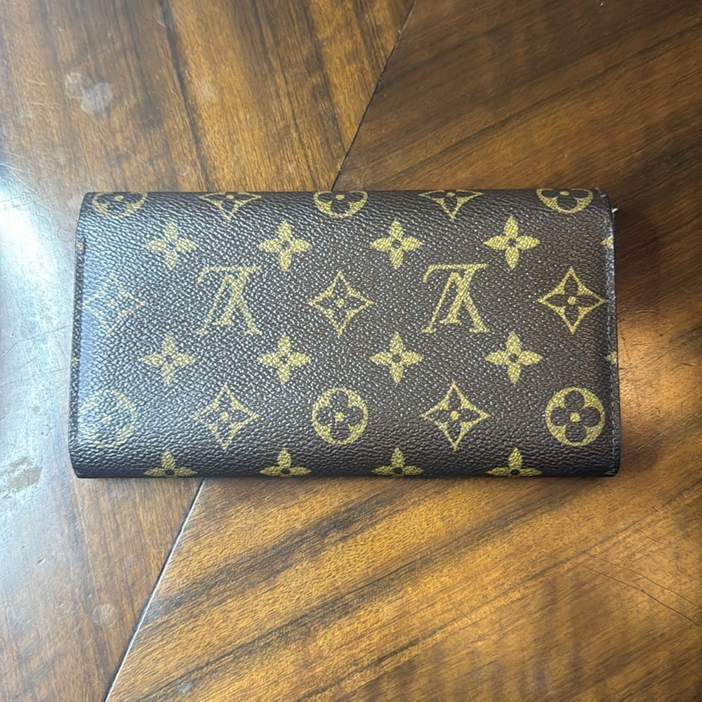 Louis Vuitton Sarah Wallet - Picture 3 of 14